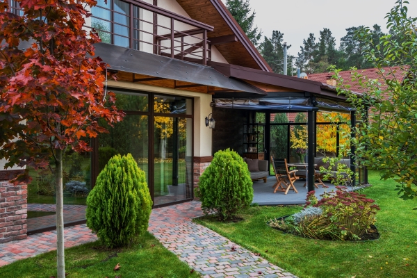 Уличный настенный светильник Albion O413WL-01BZ