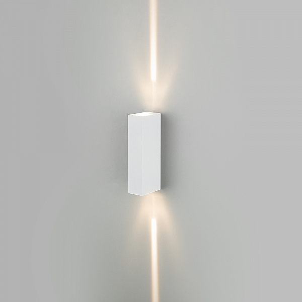 Уличный настенный светильник Blaze Blaze LED белый (35136/W)