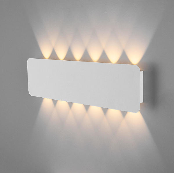 Настенный светильник Angle 40139/1 LED белый