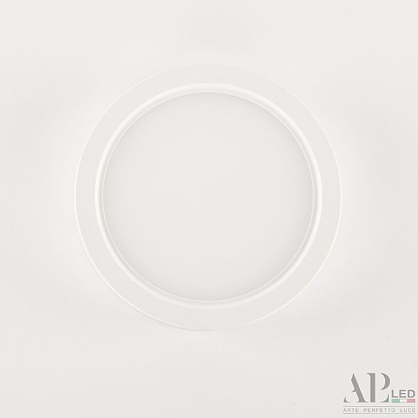 Светильник потолочный Ingrid 3322.LDY6004M/6W/6K