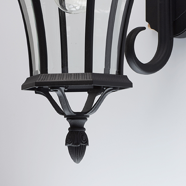 Уличный настенный светильник Сандра 811020401