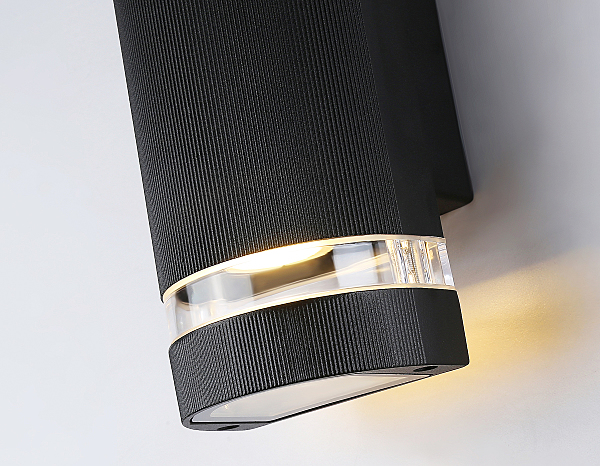 Уличный настенный светильник Garden ST2562