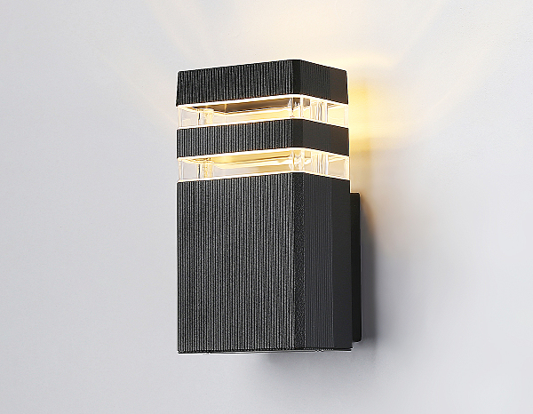 Уличный настенный светильник Garden ST2572