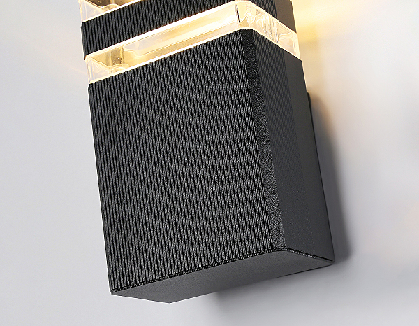 Уличный настенный светильник Garden ST2572