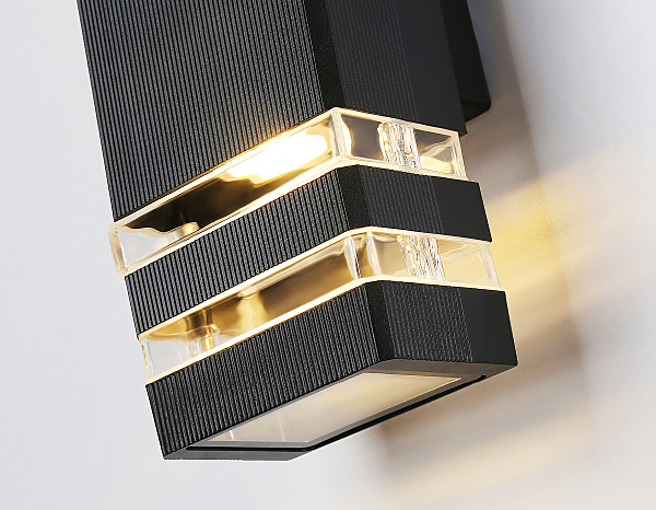 Уличный настенный светильник Garden ST2574