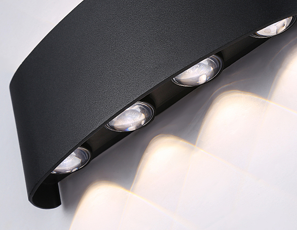 Уличный настенный светильник Garden ST4464