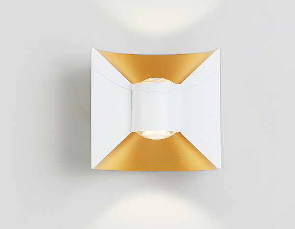 Уличный настенный светильник Garden ST4471