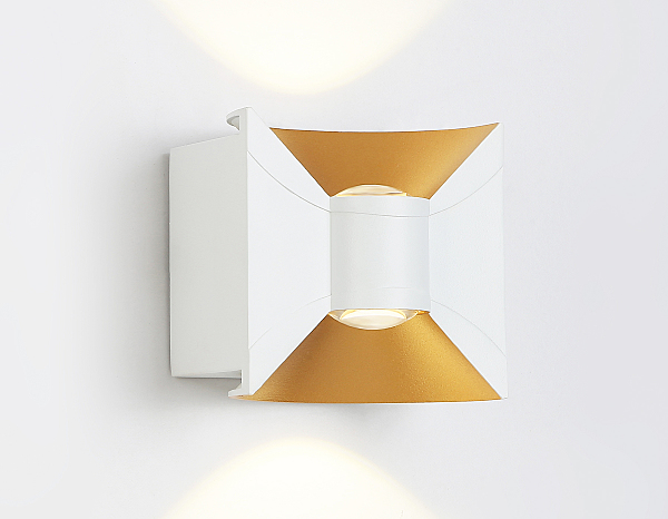 Уличный настенный светильник Garden ST4471