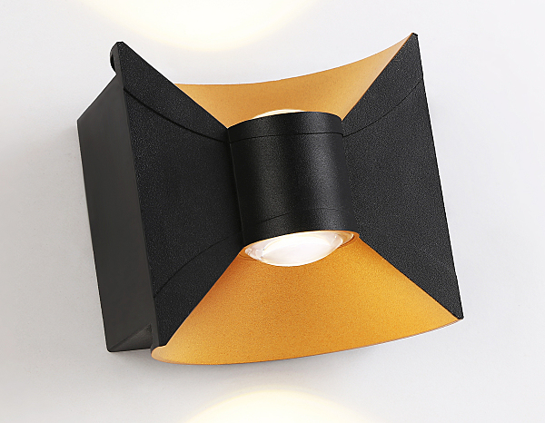 Уличный настенный светильник Garden ST4472