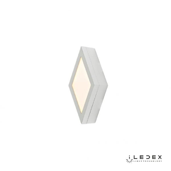 Настенный светильник Creator X068204 4W 3000K WH