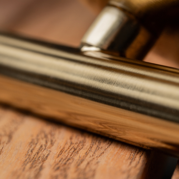 Настольная лампа Blossom FR5259TL-01BS