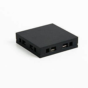 Коннекторы Flat Magnetic Flat Magnetic Четырёхсторонний соединитель для накладного шинопровода (чёрный) 85003/00