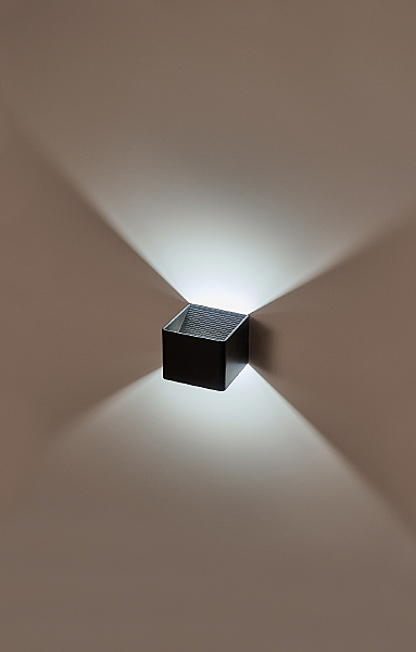 Настенный светильник Geometry IL.0014.0003 BK