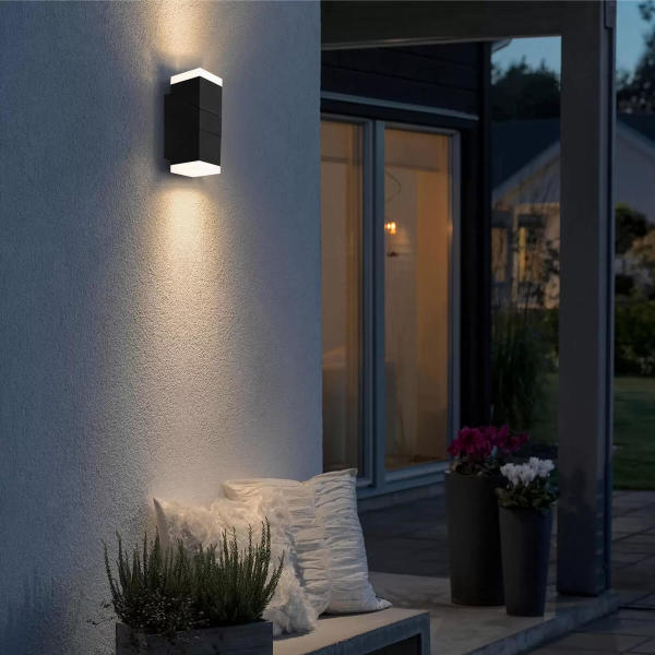 Уличный настенный светильник Eterno 100010/B