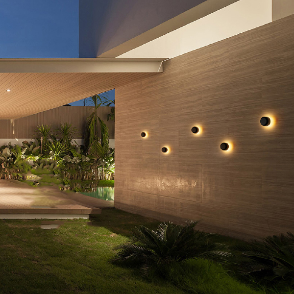 Настенный светильник Point01 224205-23