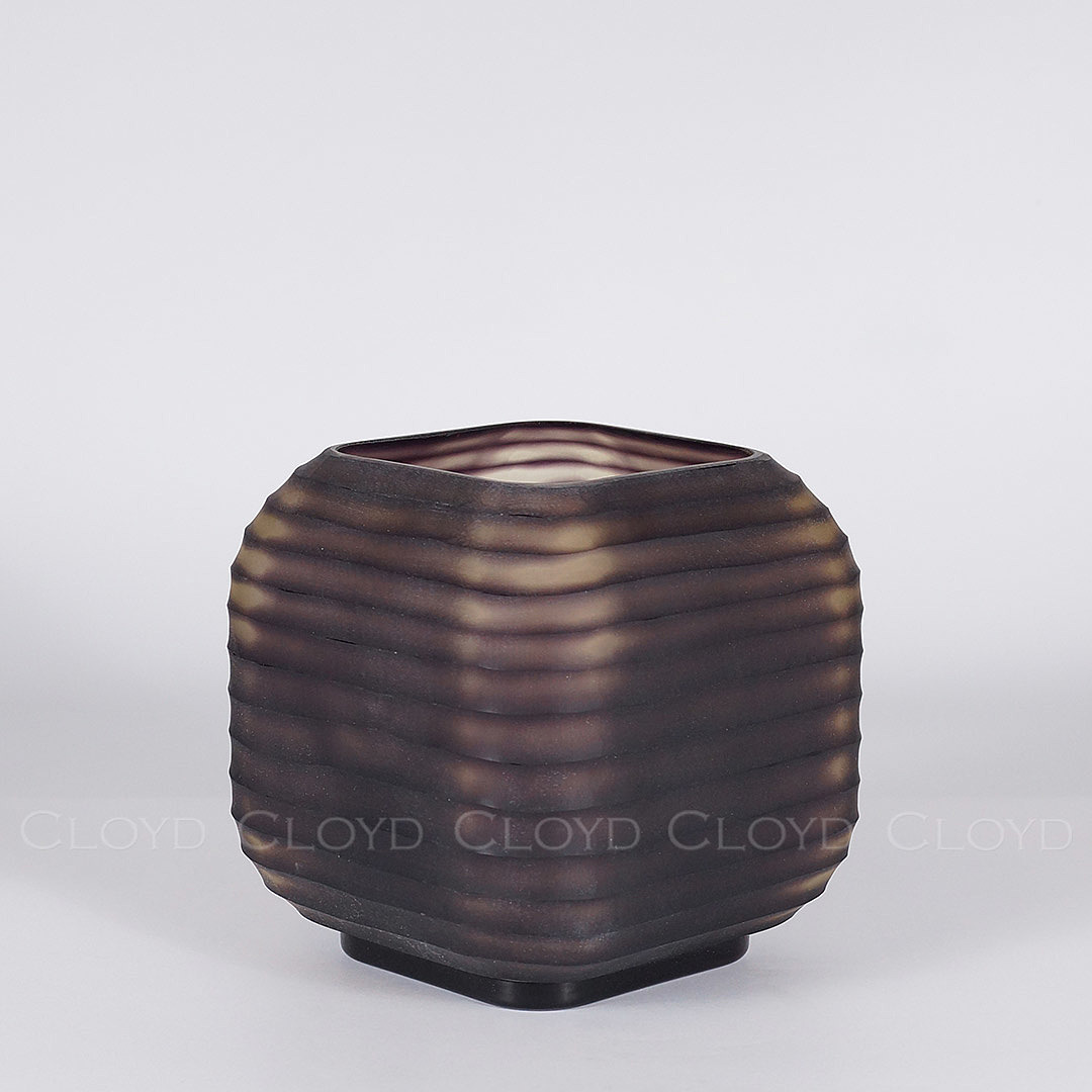 Vase-1596