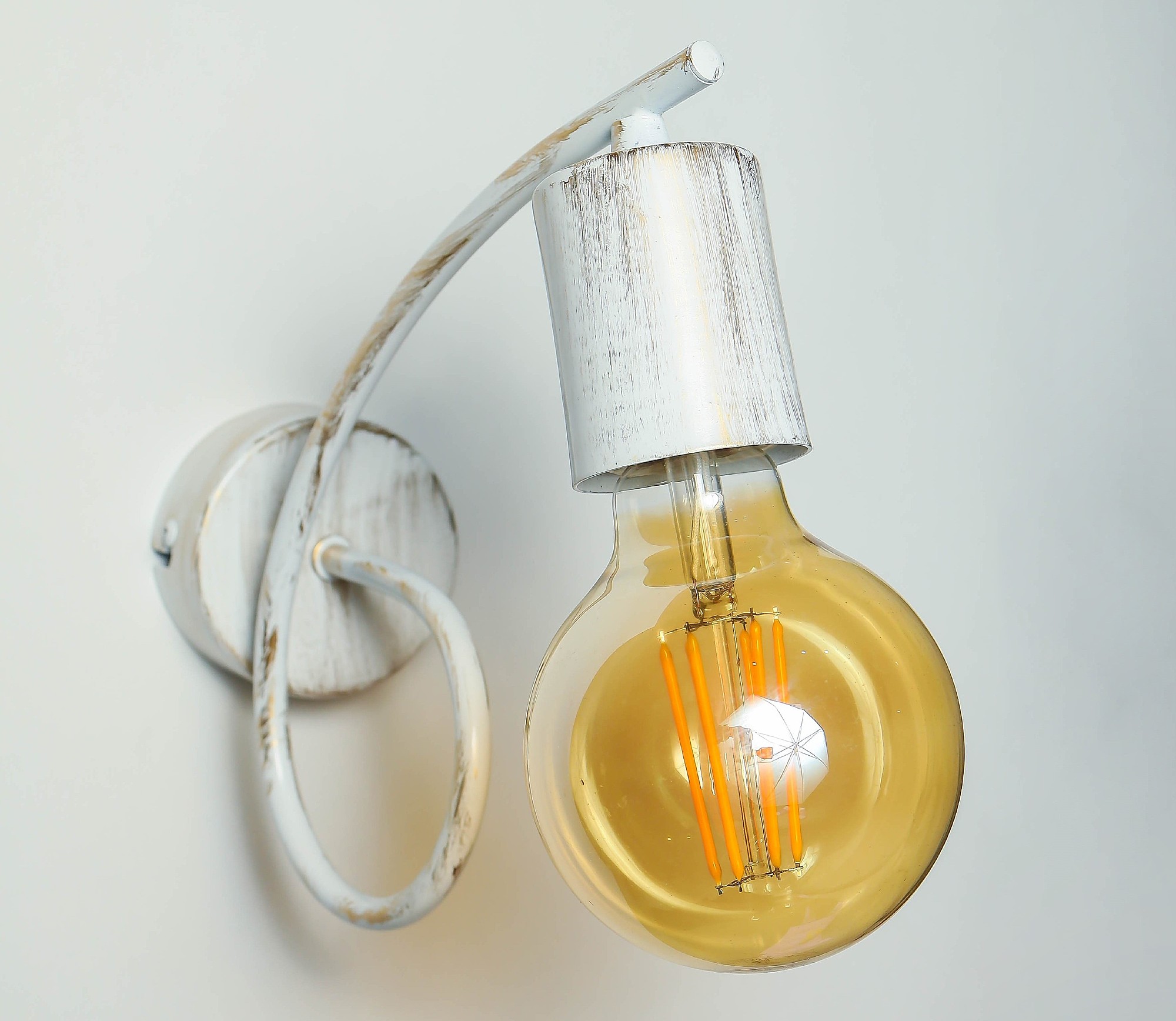 Tango White Patina