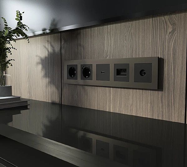 Рамка Slab бронза софт W0052963/ Рамка на 5 постов Slab (бронза софт)