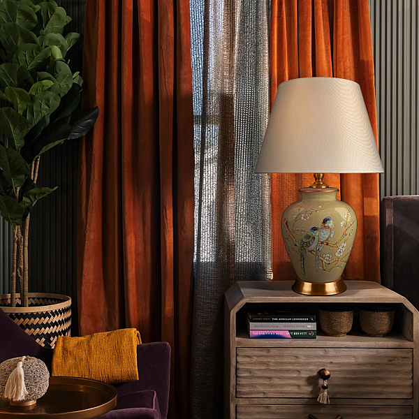 Настольная лампа Magnolia 10381T/B