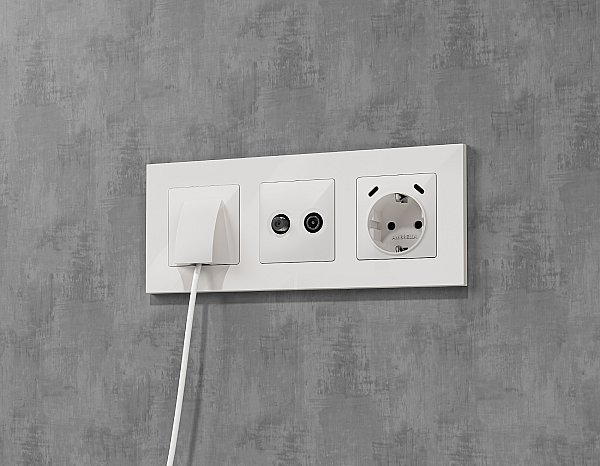 Розетка Ambrella Volt ALFA MA113310
