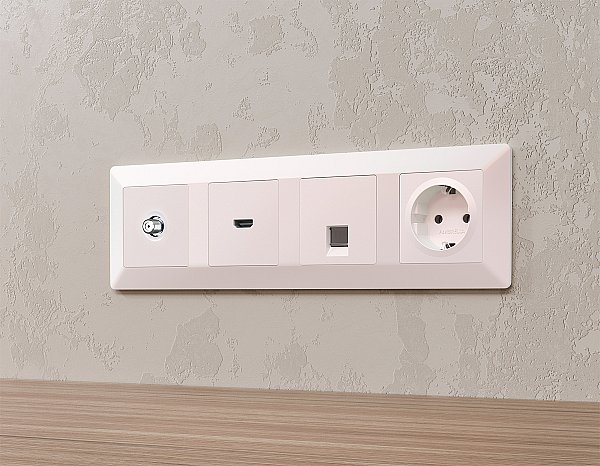 Розетка Ambrella Volt ALFA MA213050