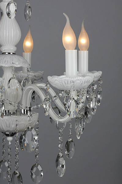 Подвесная люстра Avellino OML-33103-06