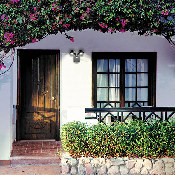 Уличный настенный светильник Titan 357219