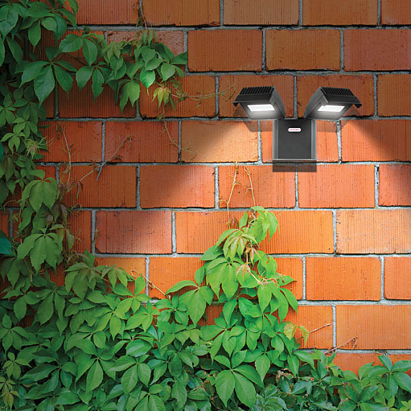 Уличный настенный светильник Titan 357218