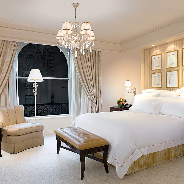 Подвесная люстра Amelia 10054/5 белый с золотом/прозрачный хрусталь Strotskis