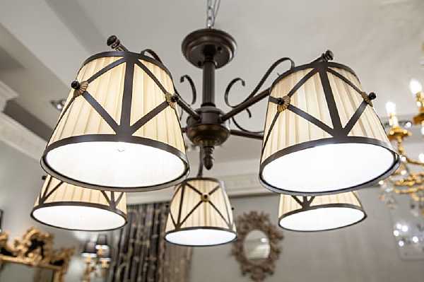 Потолочная люстра Fabrizia L12155.88
