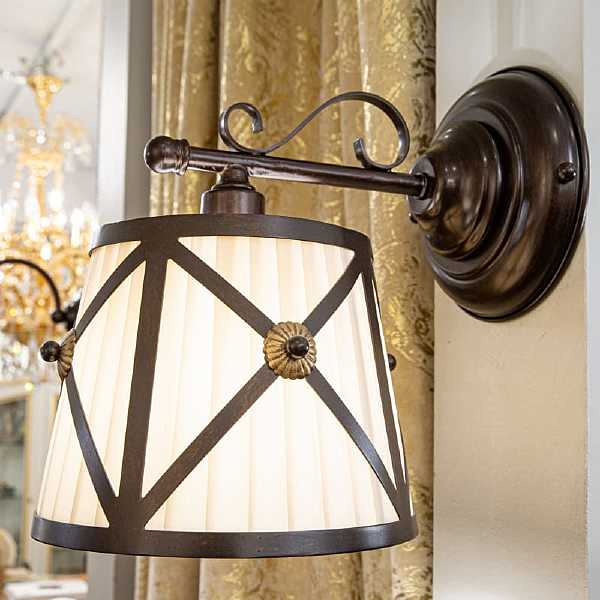 Настенное бра FABRIZIA L12121.88