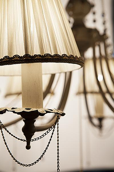 Подвесная люстра 3645 3645/8 белый с золотом/прозрачный хрусталь Strotskis