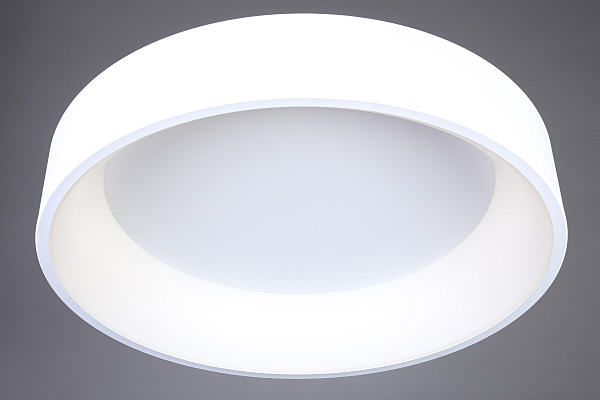 Светильник потолочный Ortueri OML-48507-72