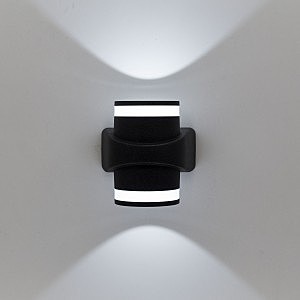 Уличный настенный светильник Улица CLU0004D