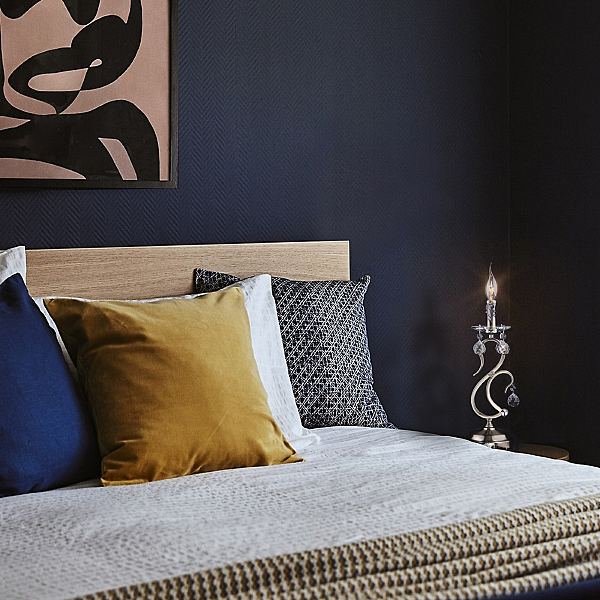 Настольная лампа Ernin 12505/1T античная бронза Strotskis