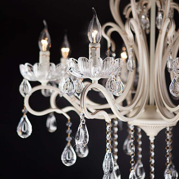 Потолочная люстра Etna 12205/8 белый Strotskis