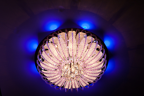 Потолочная люстра 5595 5595/11+8 хром/белый-синий+красный +фиолетовый