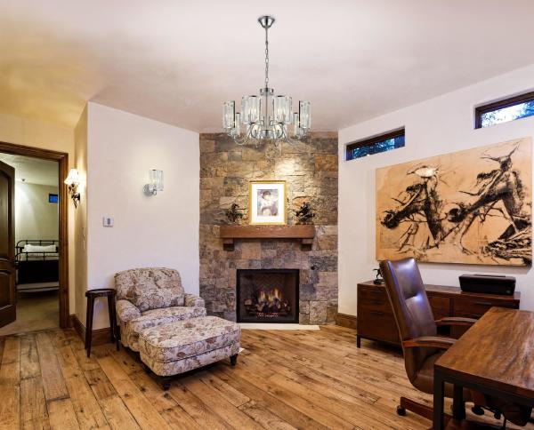 Подвесная люстра Грета CL333181