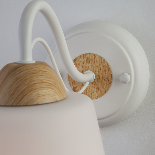 Настенное бра Betty 70062/1 белый